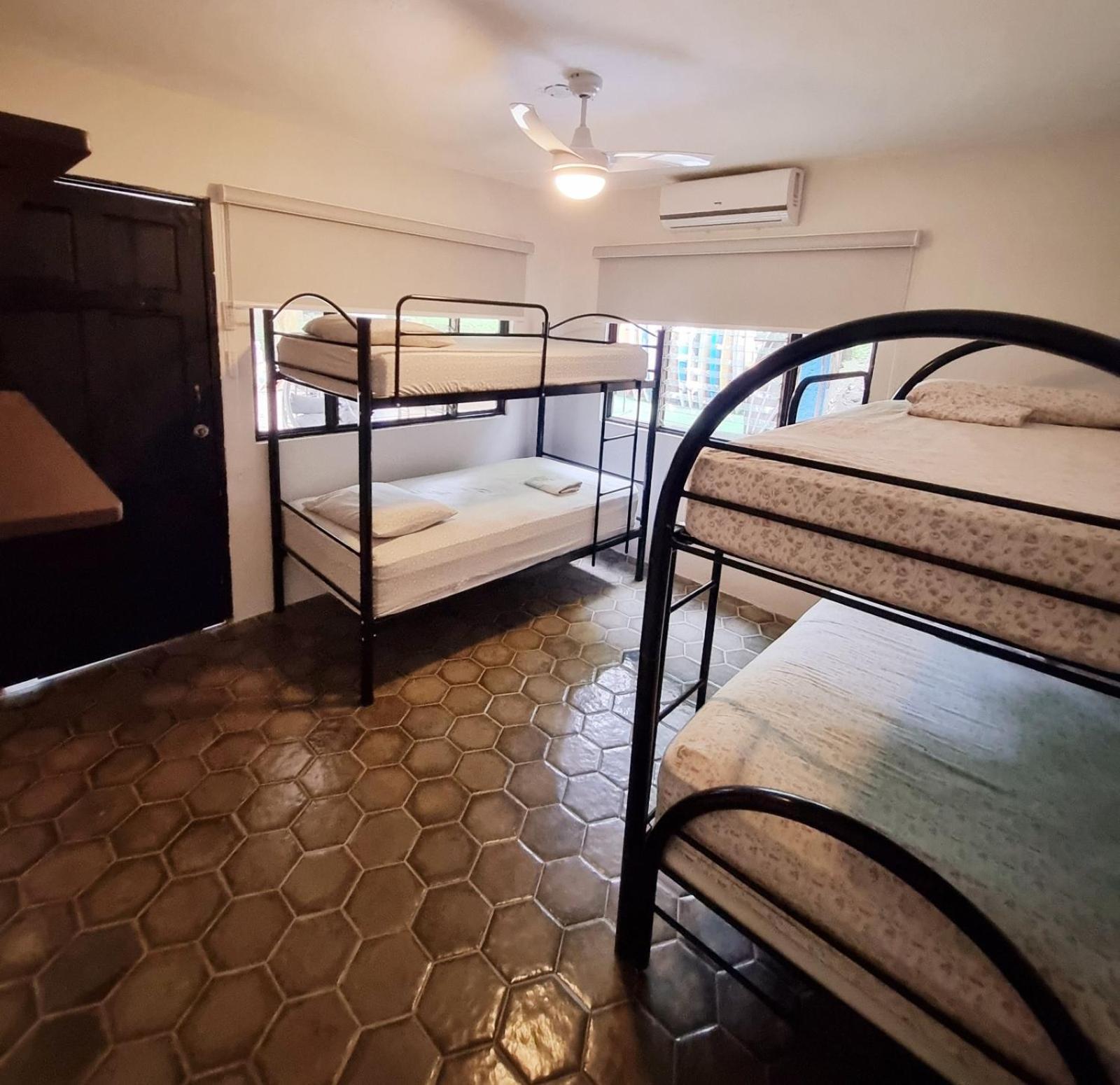 Casa Pura Vida Surf Hostel - Tamarindo Costa Rica מראה חיצוני תמונה
