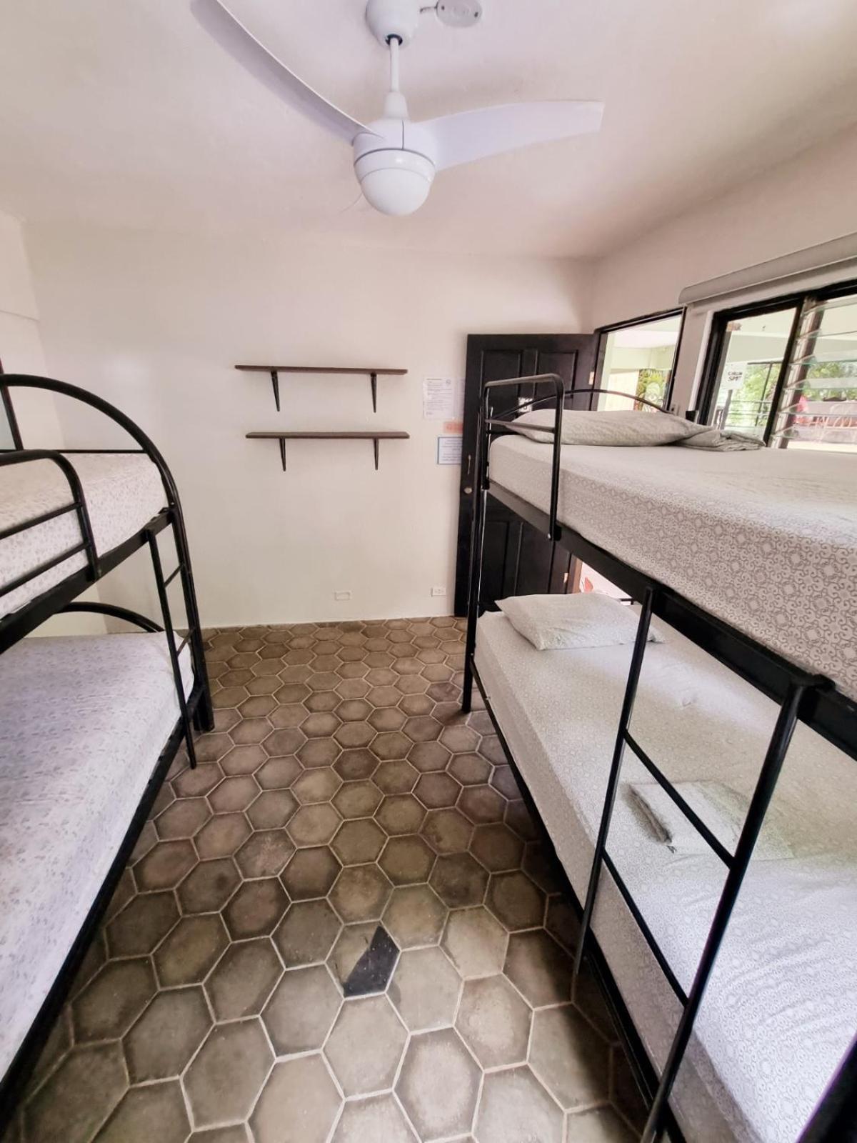 Casa Pura Vida Surf Hostel - Tamarindo Costa Rica מראה חיצוני תמונה